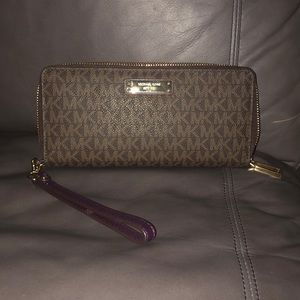 Michael Kors Wristlet